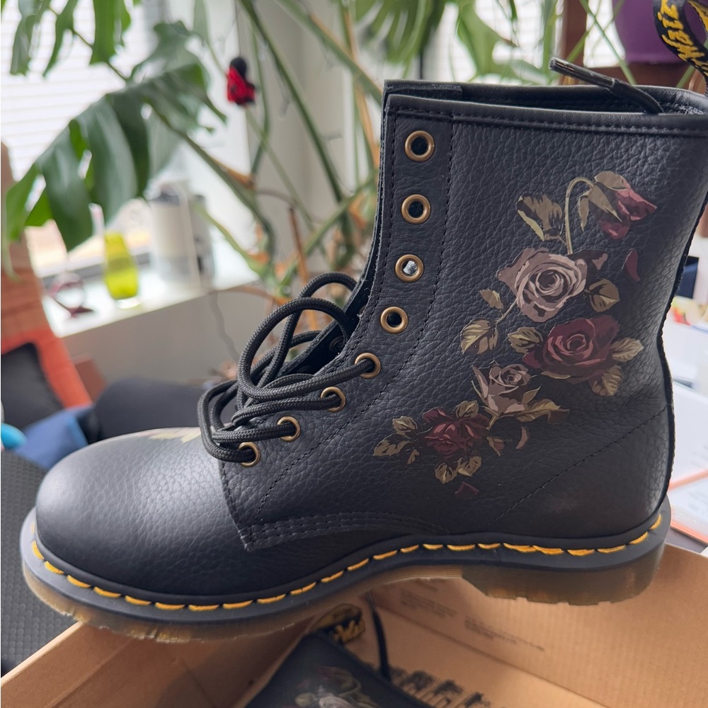 Dr. Martens Decayed Roses 1460 Leather Boots
